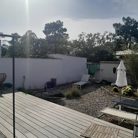 Maison Bord De Mer. Borgo (Corsica)